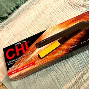CHI 
CERAMIC HAIRSTYLING IRON